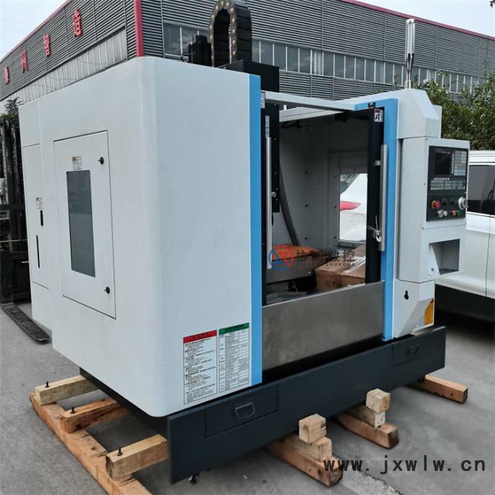 小型數(shù)控機(jī)床XK7126 臺(tái)灣主軸小型數(shù)控機(jī)床 臺(tái)灣斗笠刀庫線軌硬軌