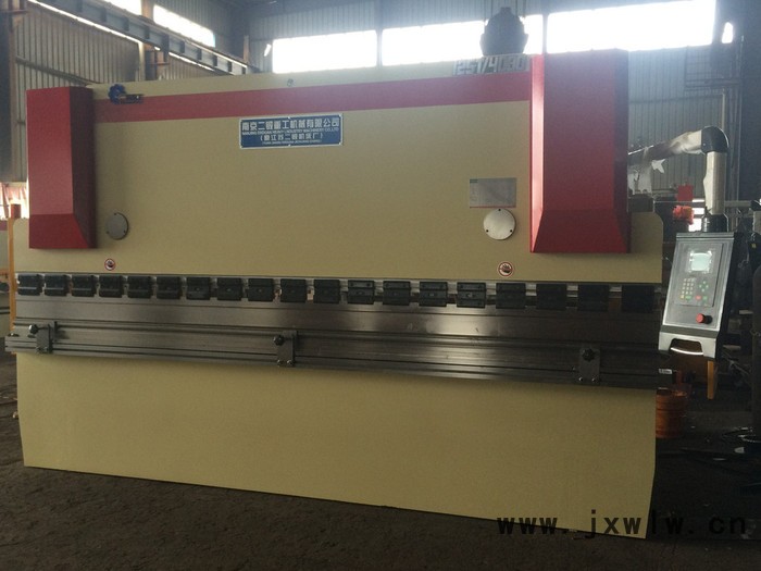 供應(yīng)南京二鍛重工WC67Y-125T/4000數(shù)控折彎?rùn)C(jī)