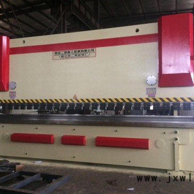 **WC67K-300T/6000數(shù)控折彎?rùn)C(jī)，大型