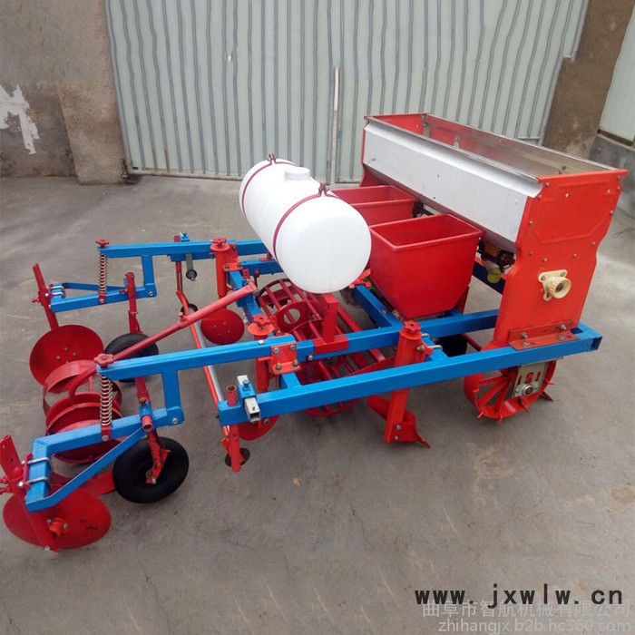 智航**膜上花生播種機(jī) 花生施肥起壟覆膜播種機(jī) 增產(chǎn)壯苗花生覆膜機(jī)