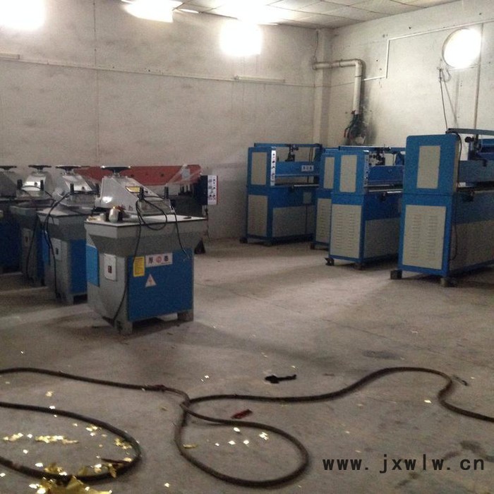 **東莞厚泰30~50T四柱龍門式油壓裁斷機(jī)落料機(jī)開料機(jī)裁料機(jī)鞋機(jī)