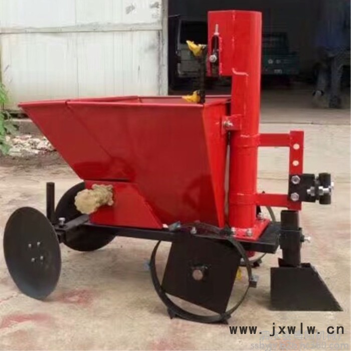 博陽(yáng)機(jī)械 一壟兩行土豆播種覆膜機(jī) 雙行馬鈴薯播種覆膜機(jī)