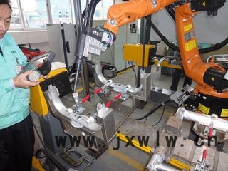 河南省庫(kù)卡kuka210 點(diǎn)焊焊接機(jī)器人