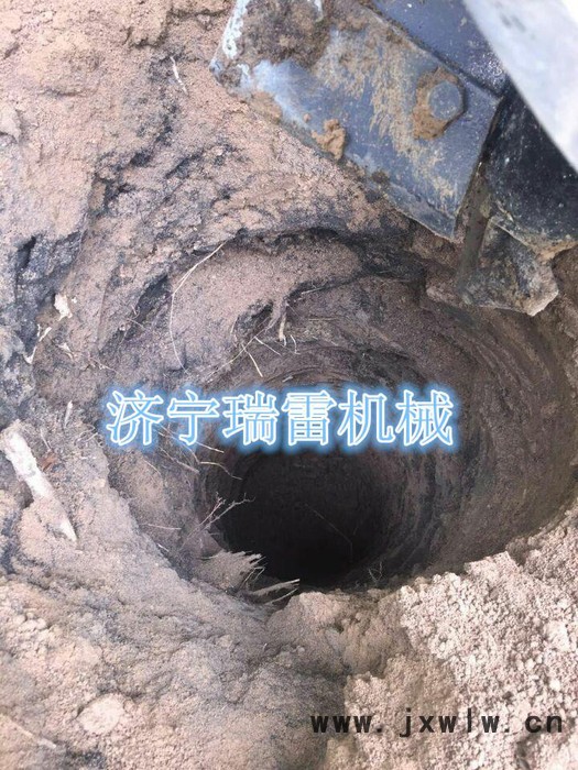 黃山植樹挖坑機(jī) 農(nóng)用機(jī)械拖拉機(jī) 大功率園林栽樹打孔機(jī)大量供應(yīng)植樹挖坑機(jī)