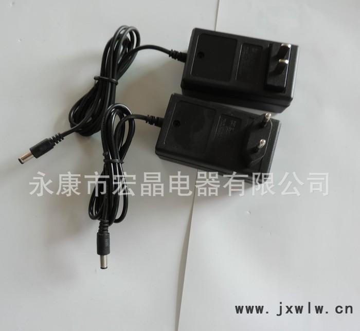 手電鉆鋰電池充電器  12V、14.4V、16.8V、18V