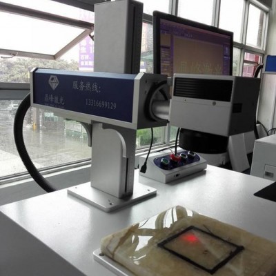 深圳公明金屬五金模具生產日期雕刻激光雕刻機，光纖激光打標機
