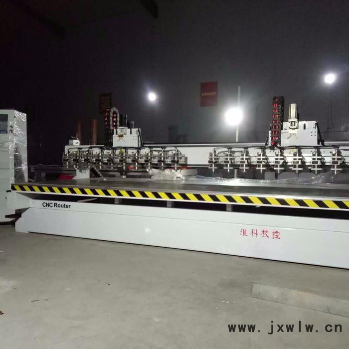 濟南飛成數(shù)控 專業(yè)經(jīng)營1325木工雕刻機、石材雕刻機