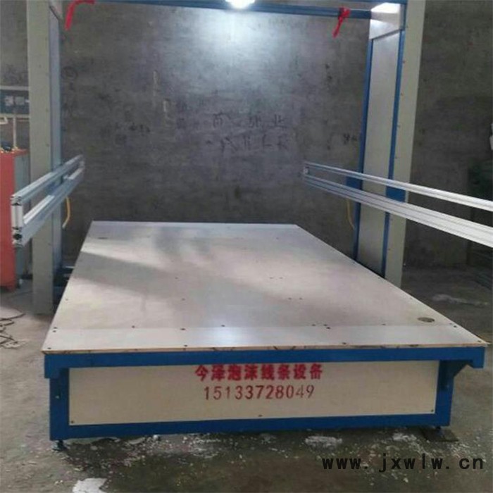 廠家供應(yīng)泡沫線條機械設(shè)備    EPS線條數(shù)控切割機    歡迎咨詢 泡沫切割機