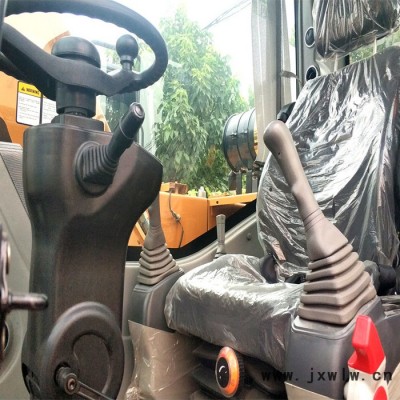 山重135輪式挖掘機(jī)  品牌發(fā)動(dòng)機(jī)  強(qiáng)勁動(dòng)力 廠家直供