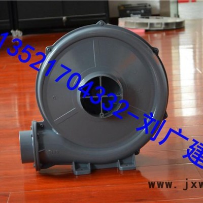 7.5kw中壓離心式鼓風(fēng)機(jī)產(chǎn)品用途：產(chǎn)品廣泛應(yīng)用于電子設(shè)備、UV設(shè)備、干燥設(shè)備、印刷機(jī)械設(shè)備、塑料機(jī)械設(shè)備、包裝機(jī)械